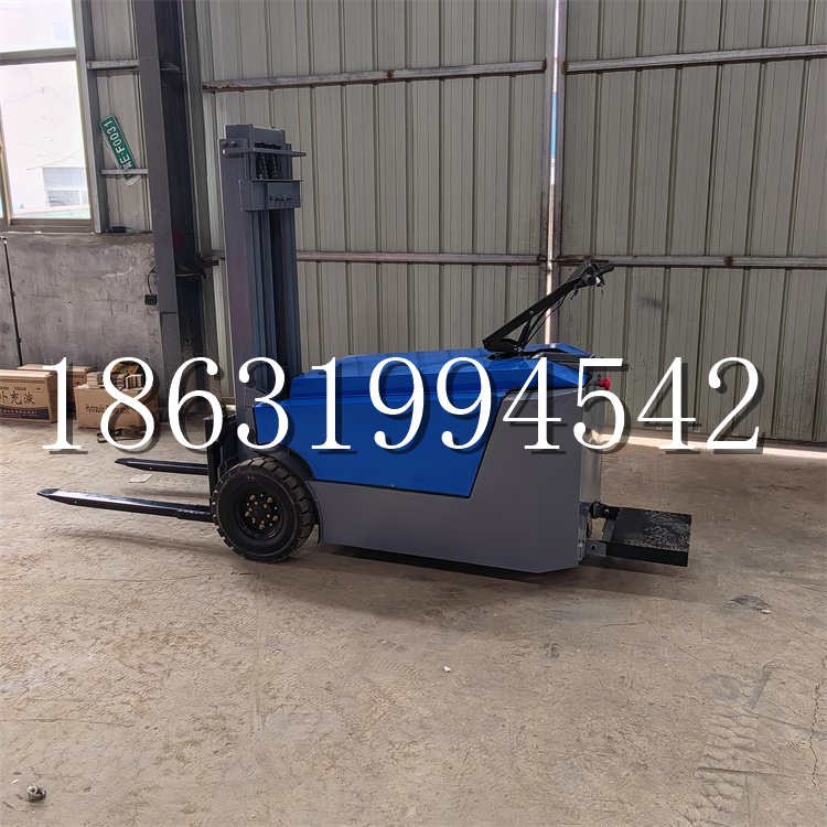 碾子山区全电动叉车插腿式堆高车液压装卸车1.5吨升高小型站驾式铲车